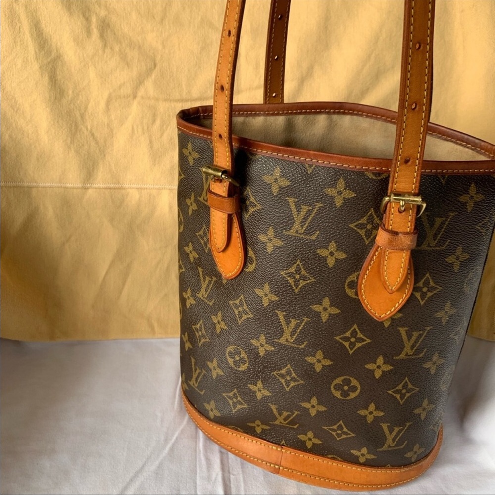 Louis Vuitton Petite Bag READ DESCRIPTION
